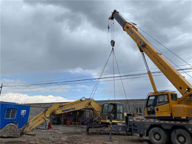 察雅县25吨吊车的工作半径是多少？