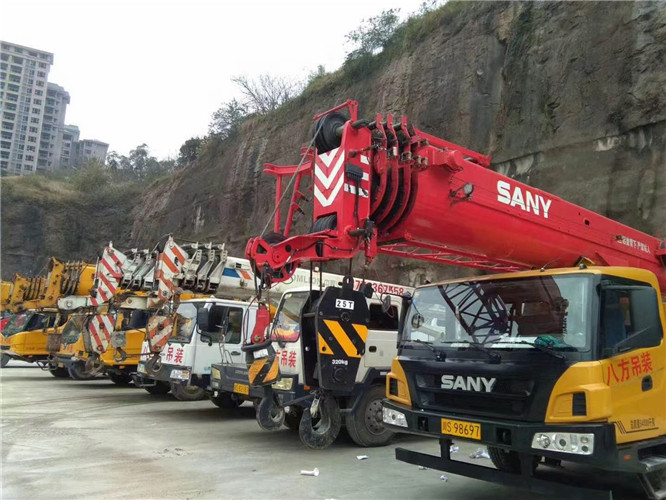 察雅县吊车出租按什么计费？台班费、单次费、里程费怎么算？