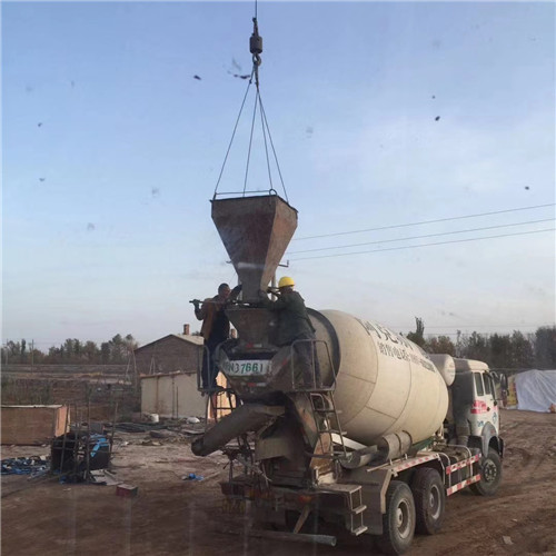 察雅县“精准瞄准”—— 吊车的 “定位导航” 技术