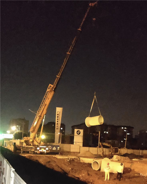 察雅县“弯臂矫正”—— 吊车的 “形变补偿” 技术